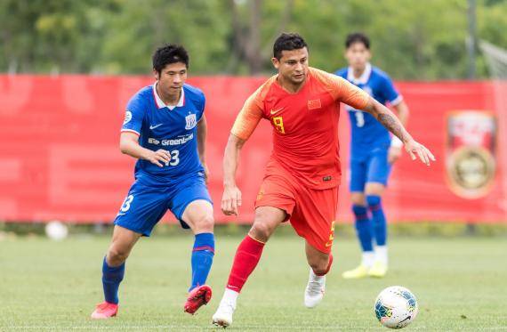  奥格斯堡保级专家施密特再遇挑战  